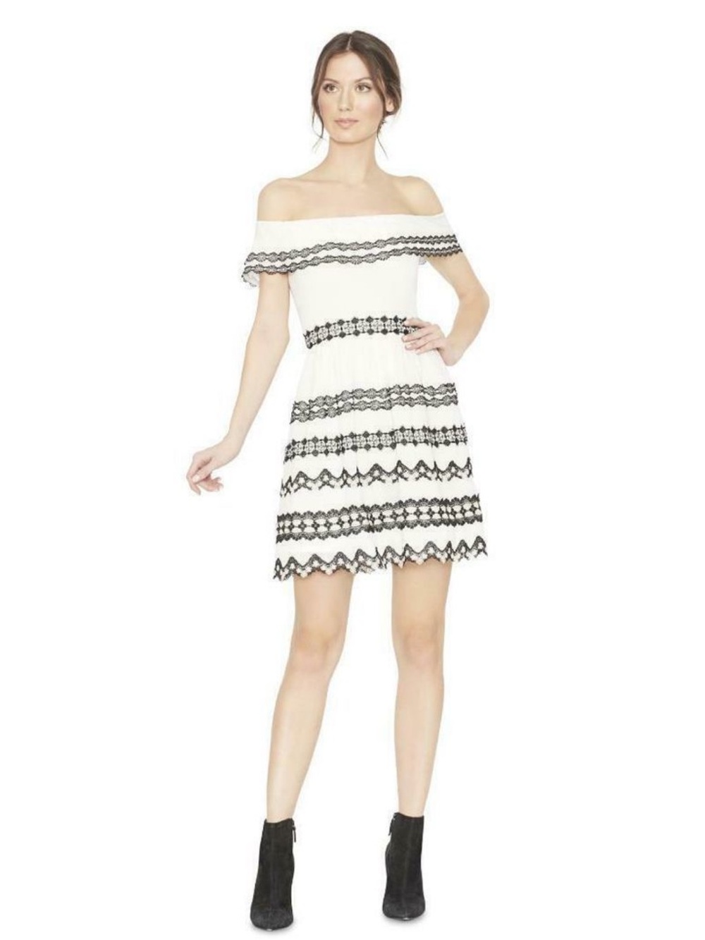 ALICE AND OLIVIA Rozzi Dress Off the Shoulder White Black Embroidery Size 2 SPOT